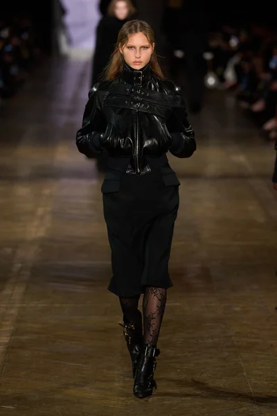 Look 8